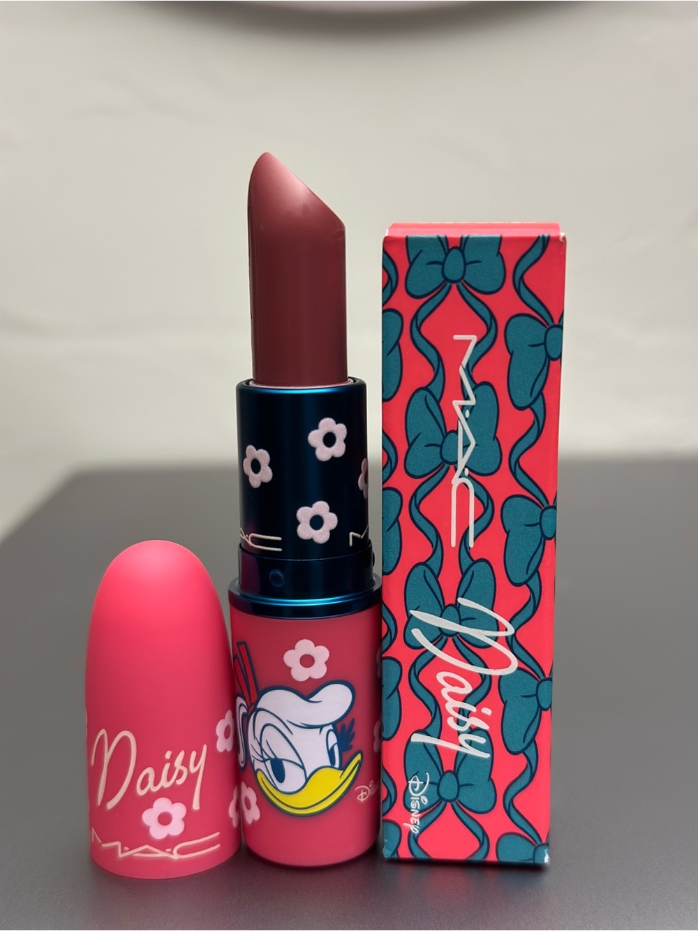 MAC “Upsy Daisy” Lipstick ~ Disney Minnie Mouse & Daisy Duck Collection - Picture 5 of 5